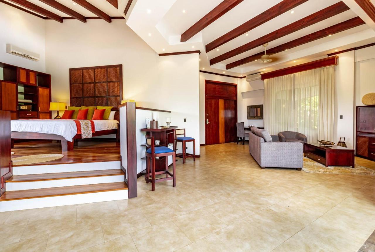 Nyuri Suite,1334423684:JPEG